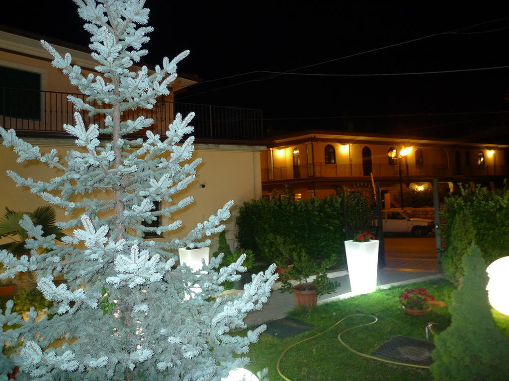 Hotel de Meis Capistrello Buitenkant foto