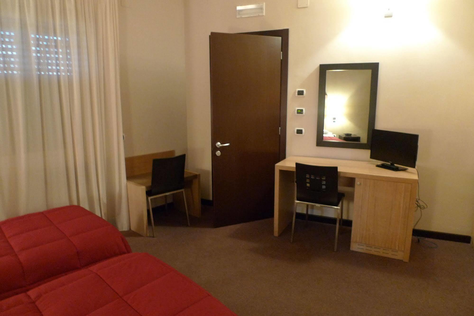 Hotel de Meis Capistrello Buitenkant foto